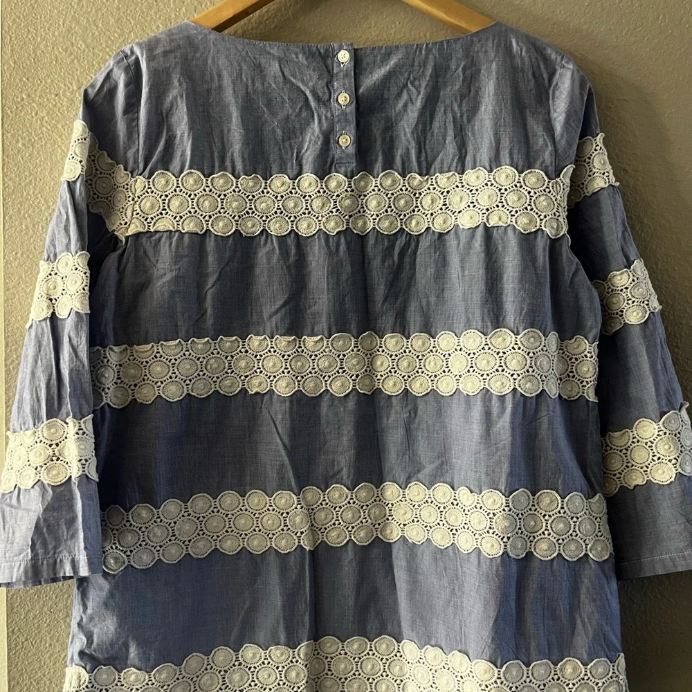 Banana Republic SZ Medium Lace Stripe Blouse Top Blue Chambray 3/4 Sleeve - Picture 9 of 16